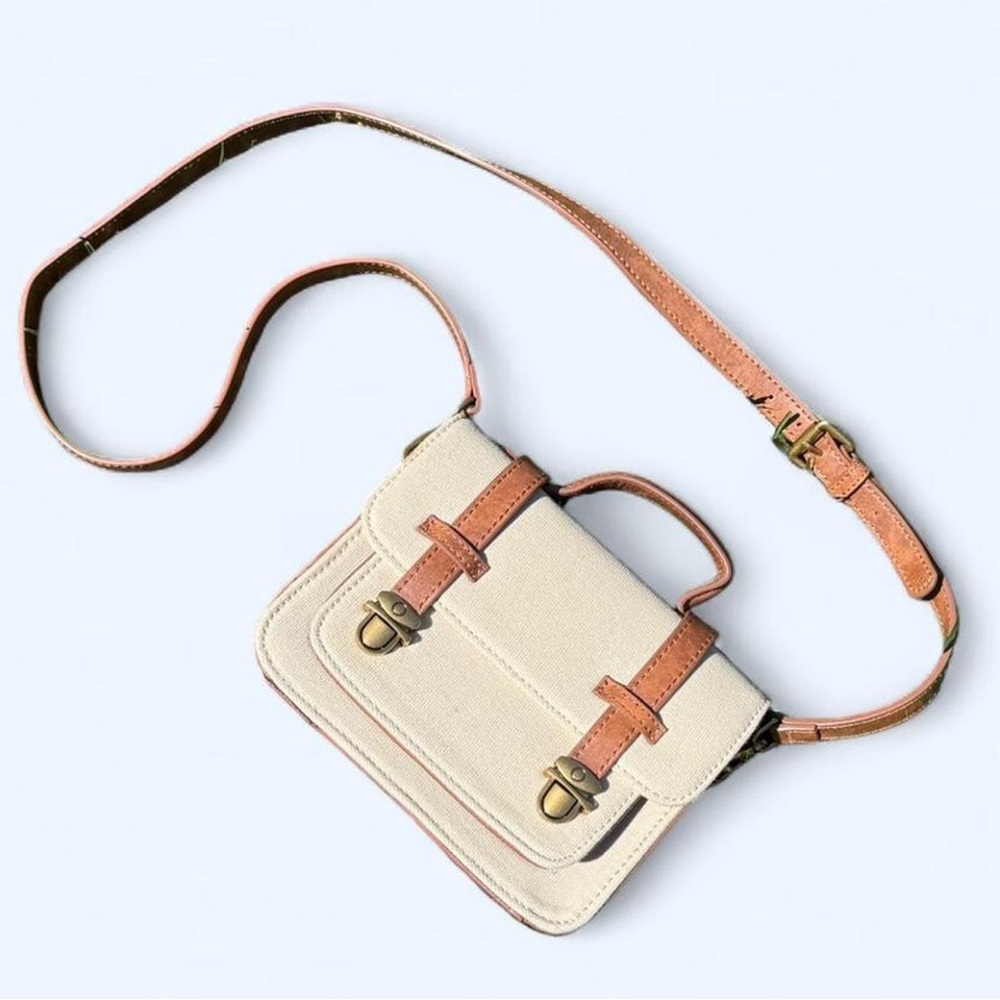 Elegant Cream and Tan Women's Bag